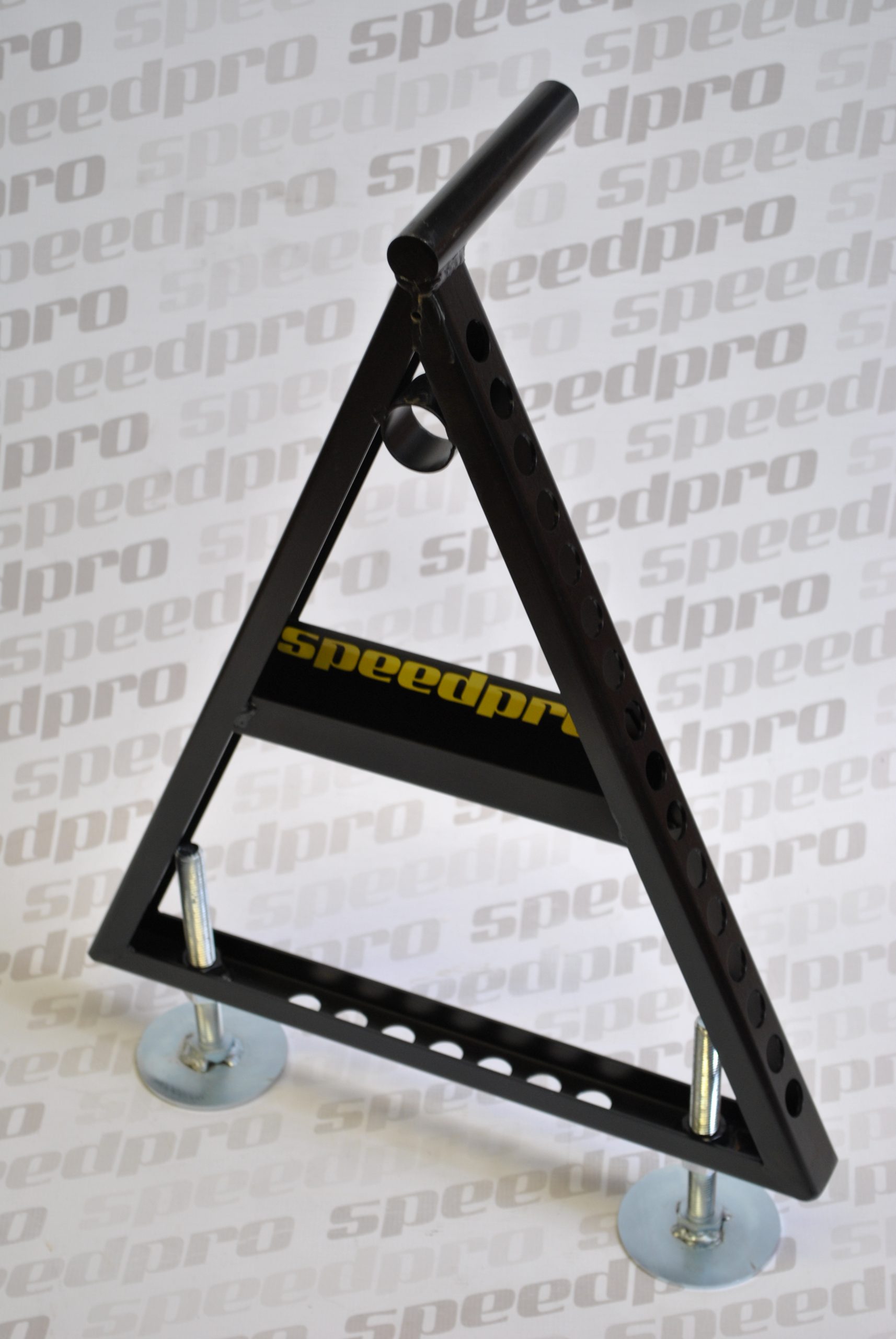 Speedpro triangl - podpěry závodního auta s nastavitelnou výškou