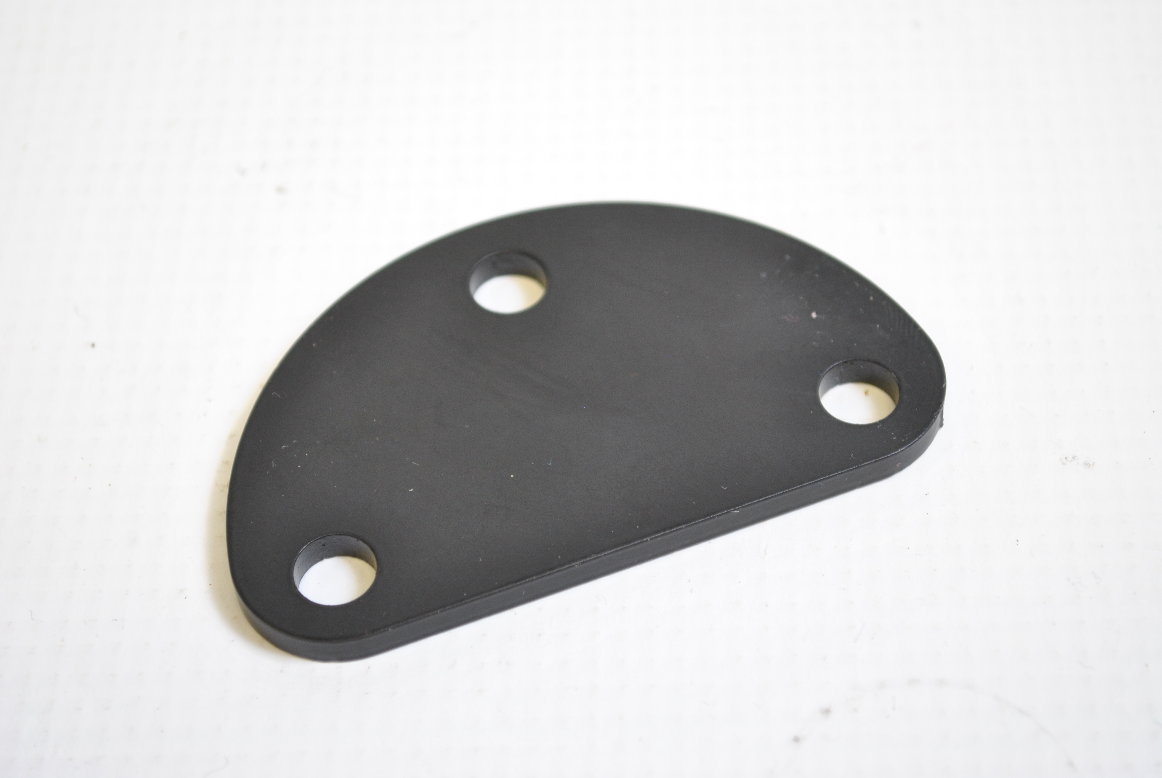 Plate with 3 holes